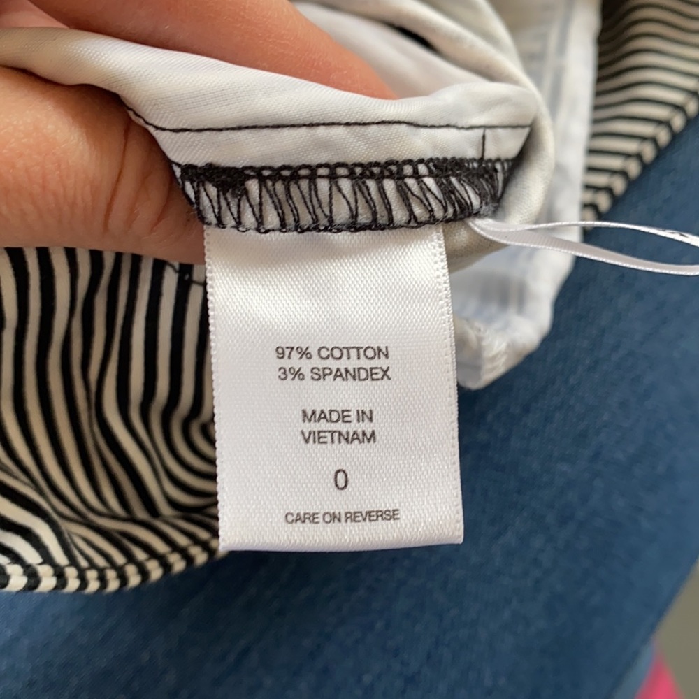 New York & Company striped shorts 0 - Picture 4 of 8